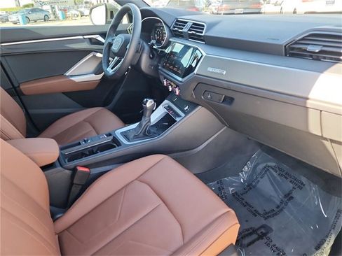 Certified 2025 Audi Q3 2.0T Premium w/ Convenience Package image 28