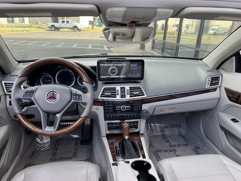 Used 2013 Mercedes-Benz E 550 Cabriolet image 16