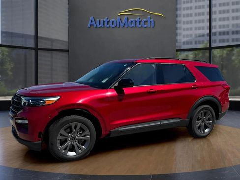 Used 2024 Ford Explorer XLT w/ Equipment Group 202A AWD/4WD image 6