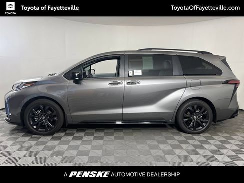 Used 2026 Toyota Sienna XSE FWD image 2