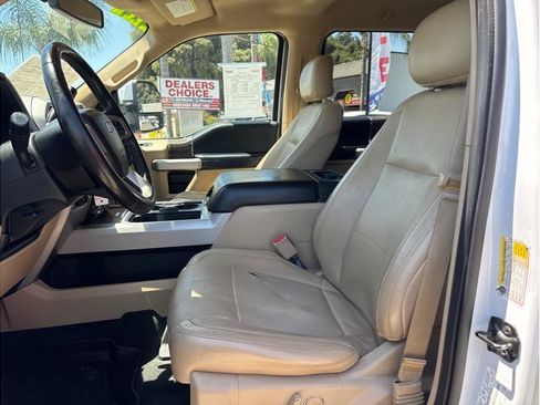 Used 2017 Ford F250 Lariat w/ Lariat Value Package AWD/4WD image 13