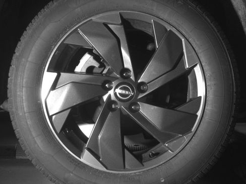 Used 2025 Nissan Rogue SV AWD/4WD image 15