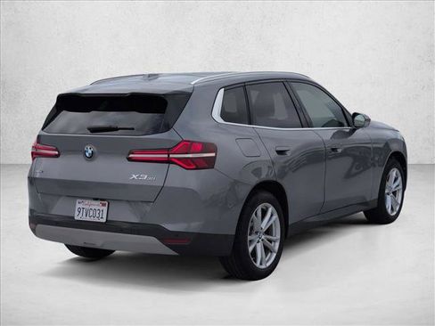 Used 2025 BMW X3 xDrive30i w/ Premium Package AWD/4WD image 5