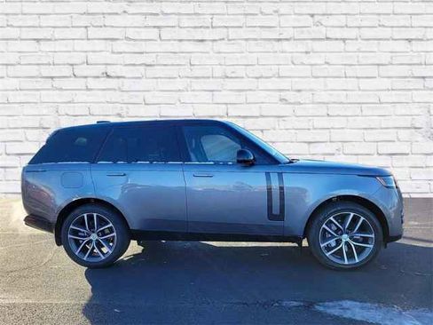 New 2025 Land Rover Range Rover SE image 7