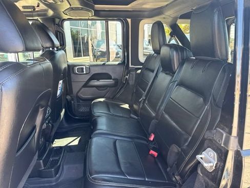 Used 2019 Jeep Wrangler Unlimited Sahara w/ Quick Order Package 24M Moab AWD/4WD image 6