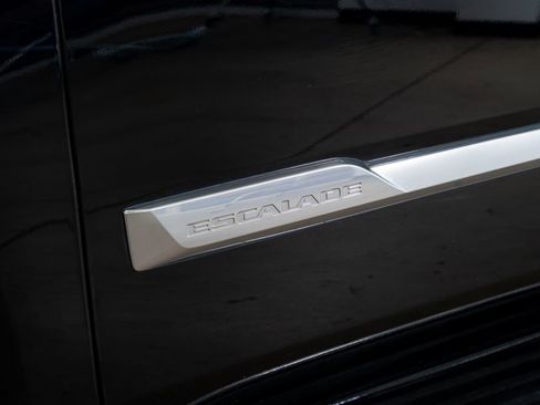 Used 2017 Cadillac Escalade Luxury image 21