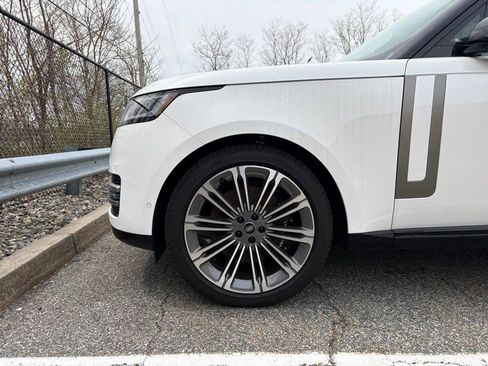 New 2025 Land Rover Range Rover SE AWD/4WD image 9
