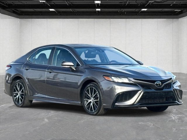 Used 2023 Toyota Camry SE FWD image 3