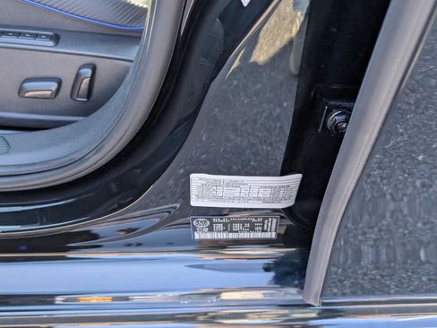 Used 2024 Volkswagen Golf R image 11