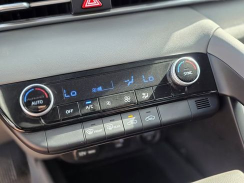 Used 2023 Hyundai Elantra SEL image 26