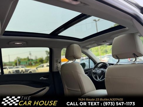 Used 2019 Buick Envision Essence AWD/4WD image 23