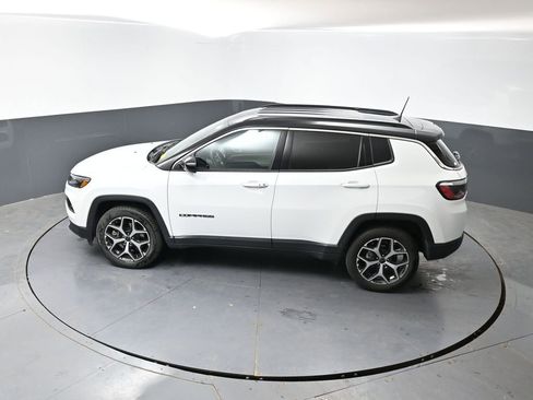 Used 2025 Jeep Compass Limited AWD/4WD image 43