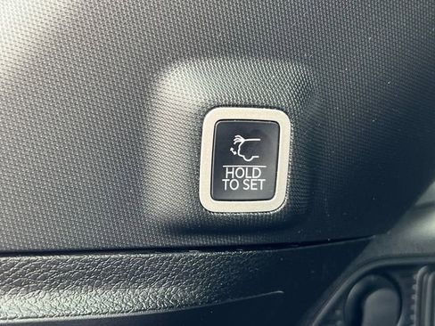 Used 2024 Jeep Grand Cherokee Altitude AWD/4WD image 37