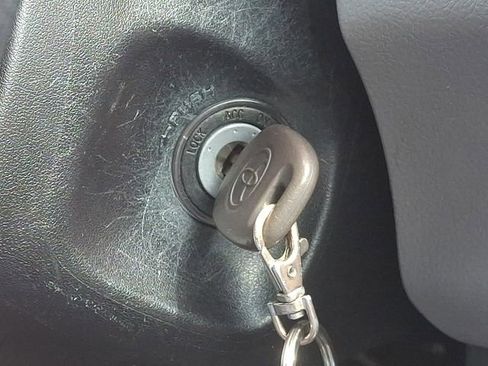 Used 2015 Toyota Sienna LE image 28