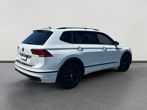 Certified 2024 Volkswagen Tiguan SE R-Line FWD image 5