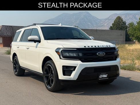 Used 2023 Ford Expedition Limited RWD image 1
