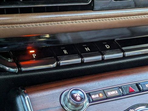 Used 2022 Lincoln Aviator Reserve w/ Equipment Group 201A image 15