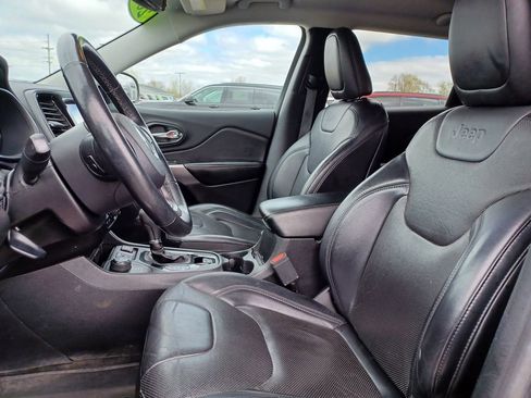 Used 2019 Jeep Cherokee Limited AWD/4WD image 11
