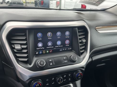 Used 2023 GMC Acadia SLE image 9