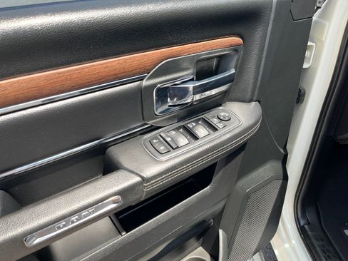 Used 2018 RAM 1500 Laramie w/ Convenience Group AWD/4WD image 16