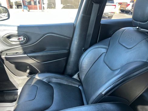 Used 2020 Jeep Cherokee Limited AWD/4WD image 35