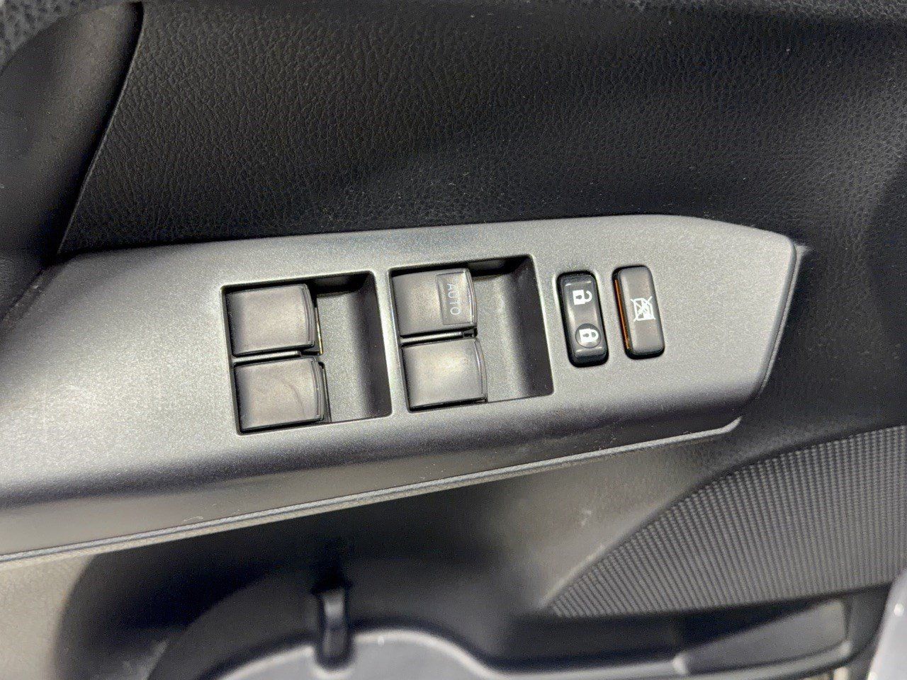 Used 2016 Toyota RAV4 XLE w/ Convenience Package AWD/4WD image 15