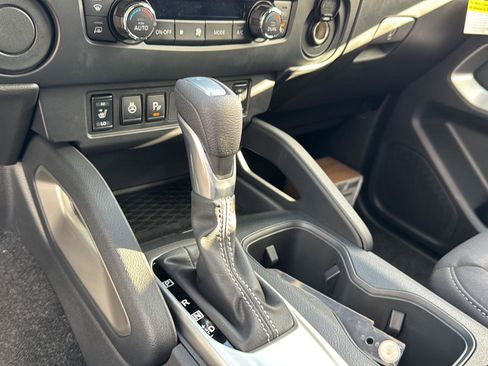 New 2026 Nissan Frontier SV w/ SV Convenience Package image 25