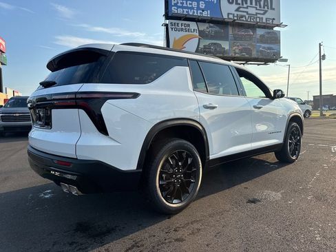 New 2026 Chevrolet Traverse LT w/ Midnight/Sport Edition FWD image 7