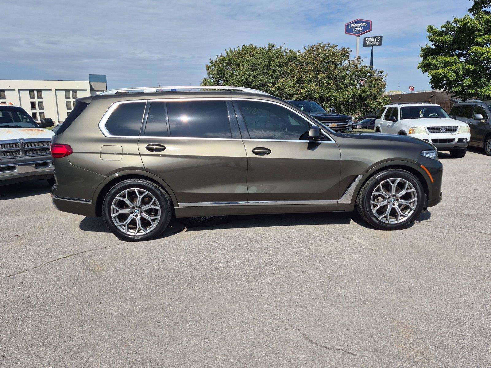 Used 2020 BMW X7 xDrive40i w/ Premium Package AWD/4WD image 6