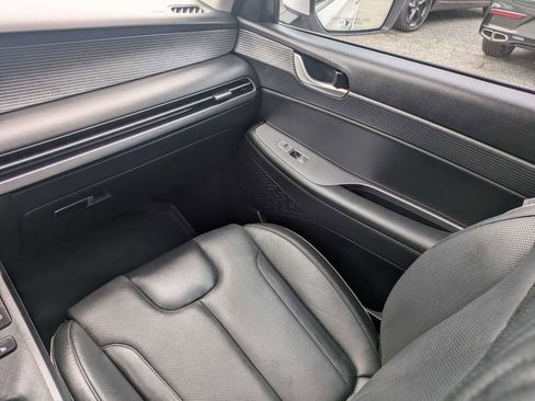Used 2024 Hyundai Palisade Limited FWD image 18