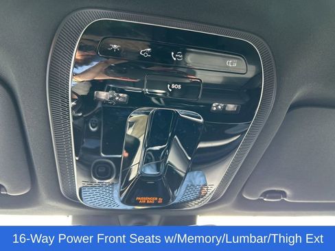 Used 2024 Mercedes-Benz GLC 300 4MATIC image 34