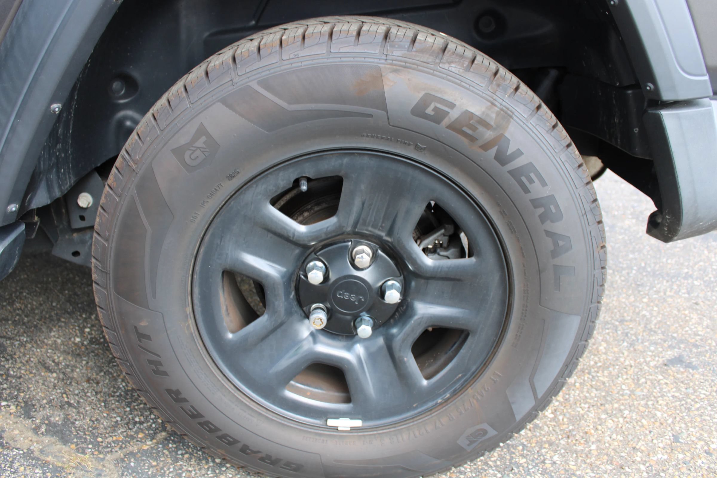 Used 2018 Jeep Wrangler Sport AWD/4WD image 29