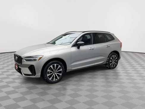 Used 2024 Volvo XC60 B5 Plus AWD/4WD image 34