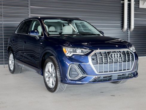 Used 2023 Audi Q3 2.0T Premium Plus w/ Premium Plus Package AWD/4WD image 13