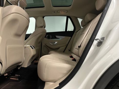 Used 2021 Mercedes-Benz GLC 300 image 16