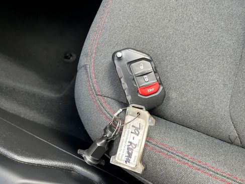 Used 2025 Jeep Wrangler Rubicon image 21