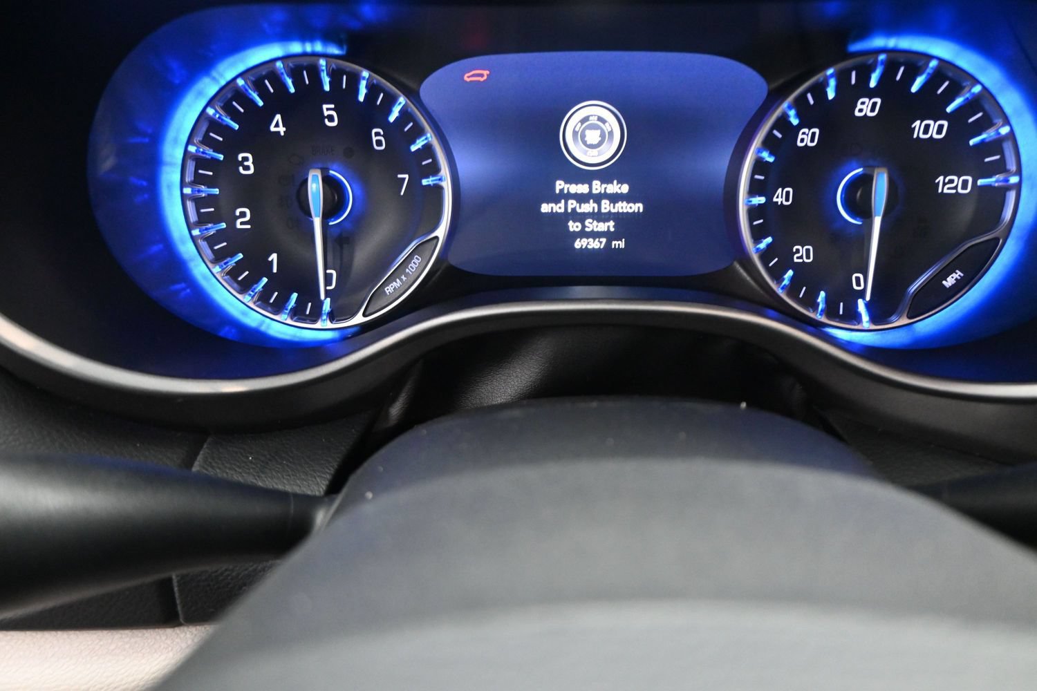 Used 2024 Chrysler Pacifica Touring-L FWD image 21