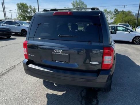 Used 2014 Jeep Patriot Latitude AWD/4WD image 9