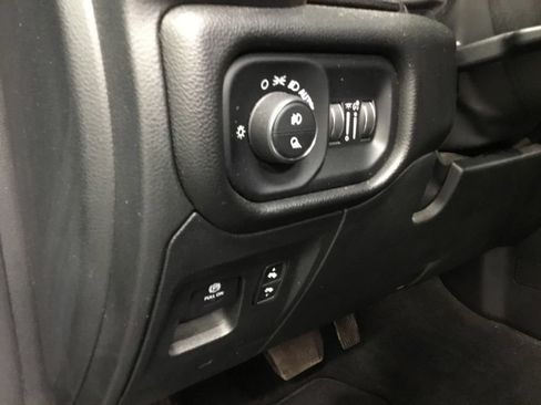 Used 2025 RAM 1500 Big Horn AWD/4WD image 9