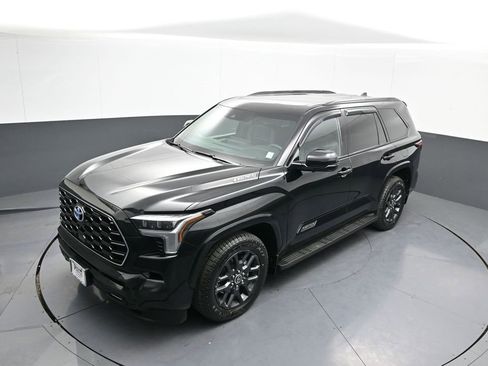 Certified 2023 Toyota Sequoia Platinum image 36