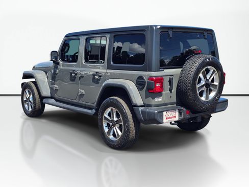 Used 2020 Jeep Wrangler Unlimited Sahara w/ LED Lighting Group AWD/4WD image 13