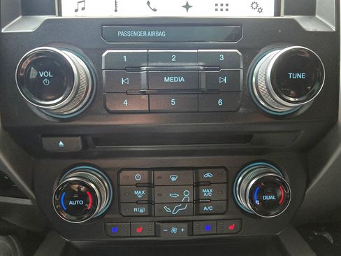 Used 2017 Ford F250 Platinum w/ Platinum Ultimate Package image 38