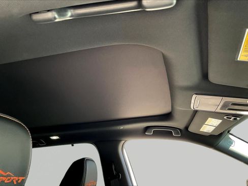 Used 2025 Honda Pilot TrailSport image 14