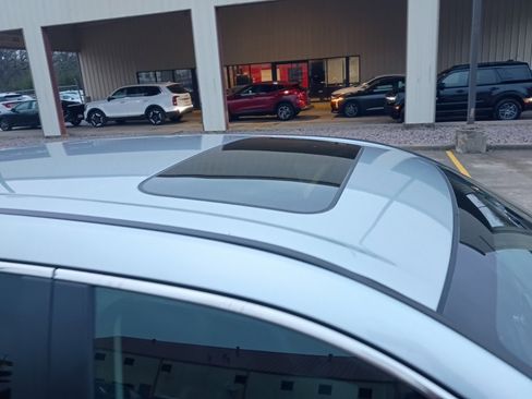 Used 2025 Honda CR-V EX-L image 8