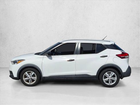 Used 2020 Nissan Kicks S FWD image 8