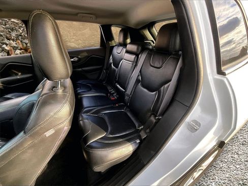 Used 2014 Jeep Cherokee Latitude w/ Comfort/Convenience Group image 23