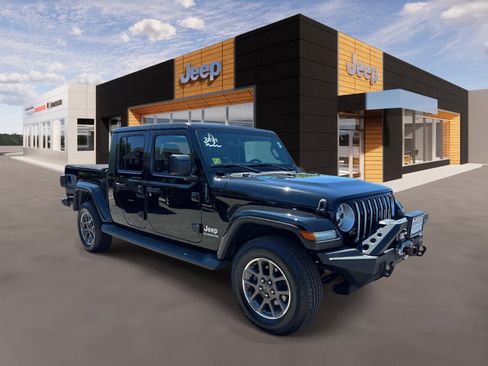 Used 2021 Jeep Gladiator Overland w/ Popular Equipment Package AWD/4WD image 1