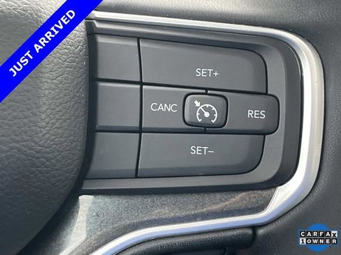 Certified 2024 Jeep Wagoneer 2WD w/ Premium Group I image 33