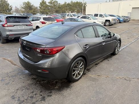 Used 2018 MAZDA MAZDA3 Touring image 3