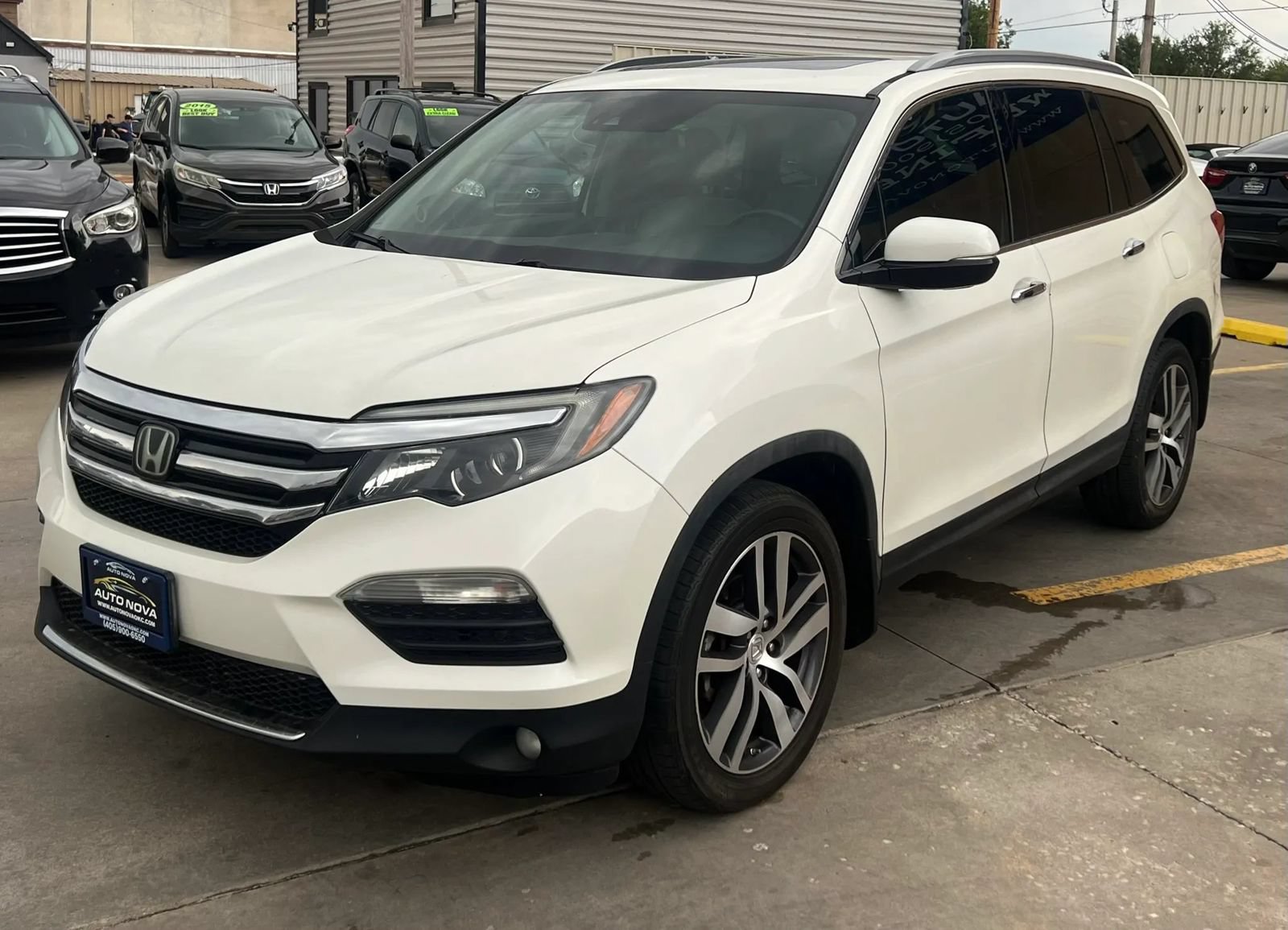 Used 2017 Honda Pilot Elite image 4